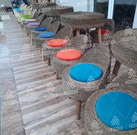 رنگبندی متنوع صندلی حصیری