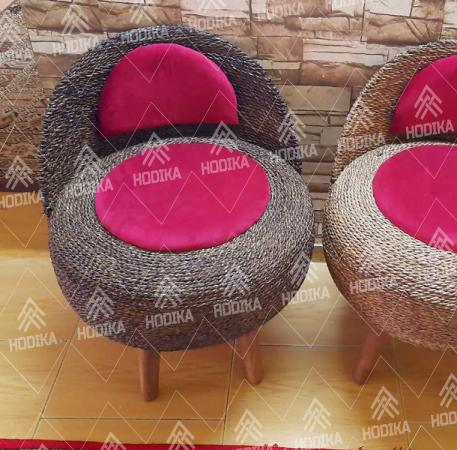 پایه های محکم صندلی حصیری