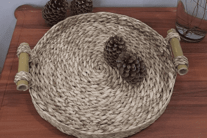 زیبا و کاربردی سینی حصیری با تنوع رنگی برای استفاده در منزل